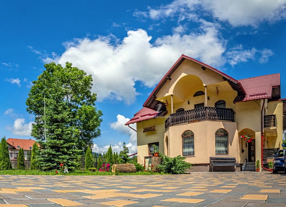 Pensiunea Măgura Rarăului — vedere exterioară